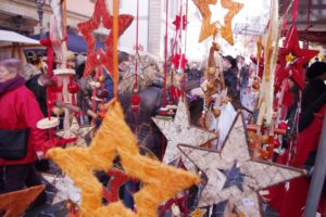 Deko-Sterne auf dem Esslinger Adventsmarkt